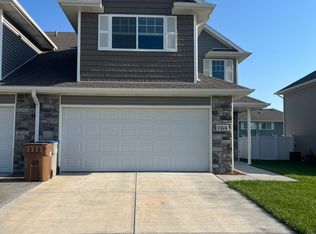 764 Desert Vista Dr, Lincoln, NE 68523