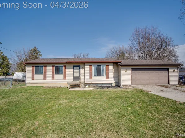 1243 Howard St, Mount Morris, MI 48458