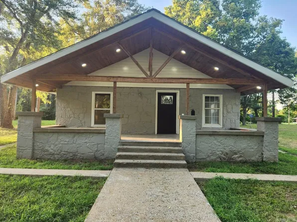 200 Cool Mist Ln, Batesville, AR 72501