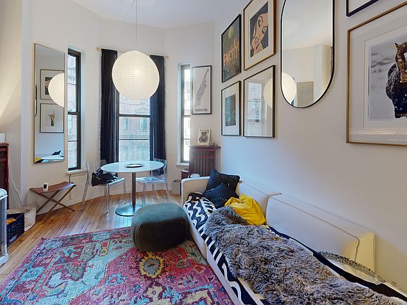 5th image of 16 W 82nd St APT 2A