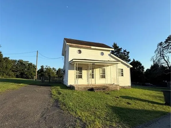 665 Vinson St, Eden, NC 27288