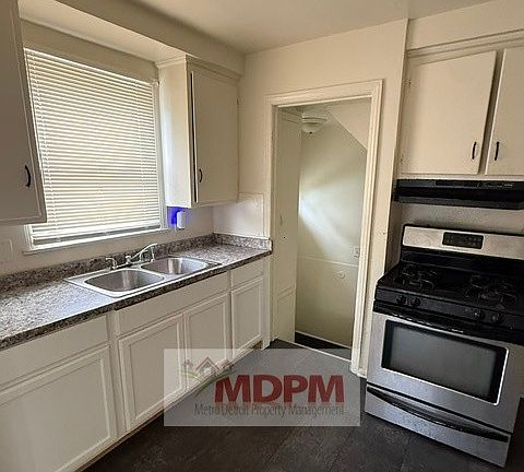 2nd image of 17811 Runyon St