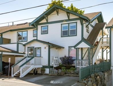 307 E Division St Unit E, Mount Vernon, WA, 98273