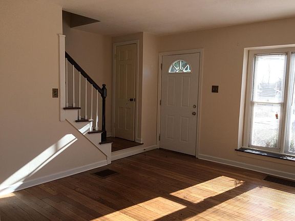 3rd image of 1375 Florence St