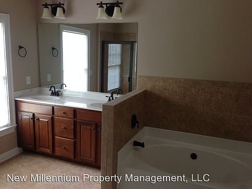 2nd image of 2889 Boone Dr