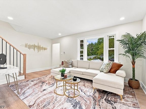 3rd image of 1781 Park St