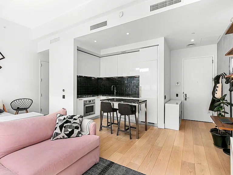 338 Berry St #1B — Photo 6
