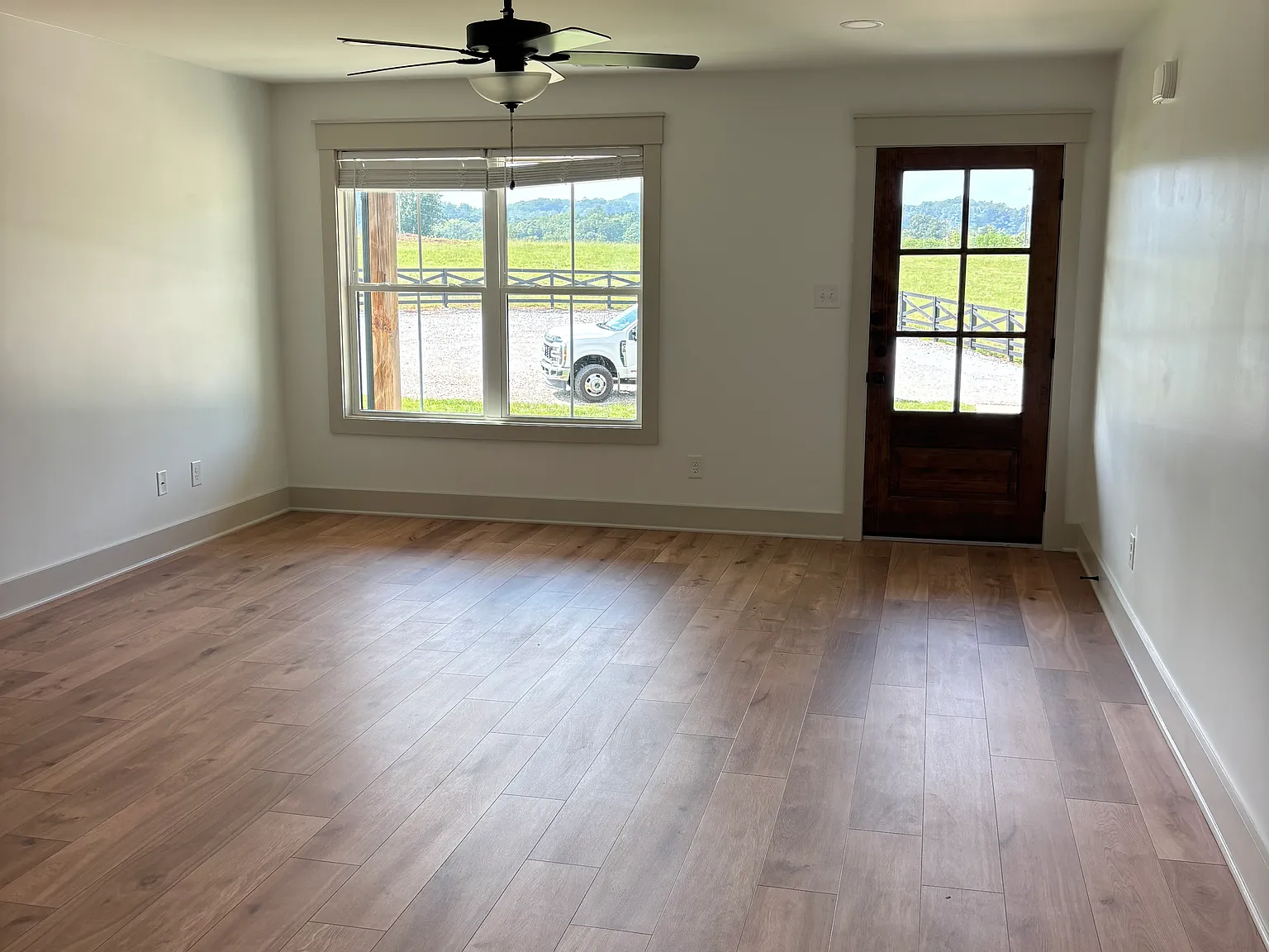 3 bed, 1500 sqft, $2,000 — Photo 4