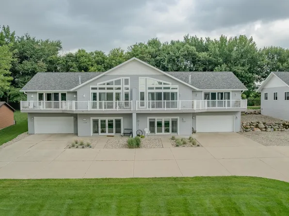 15398 250th Ave, Spirit Lake, IA 51360