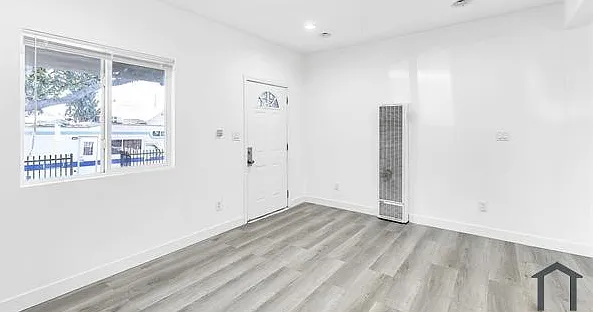 2 bed, 912 sqft, $2,400 — Photo 3