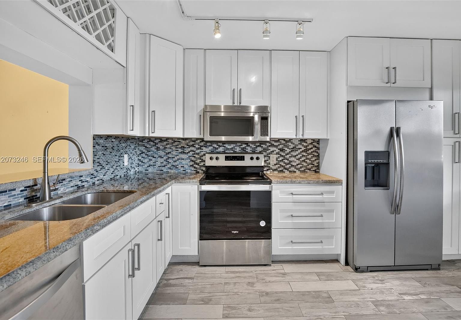 900 SW 125th Way APT 105R — Flamingo Lakes Golf Club