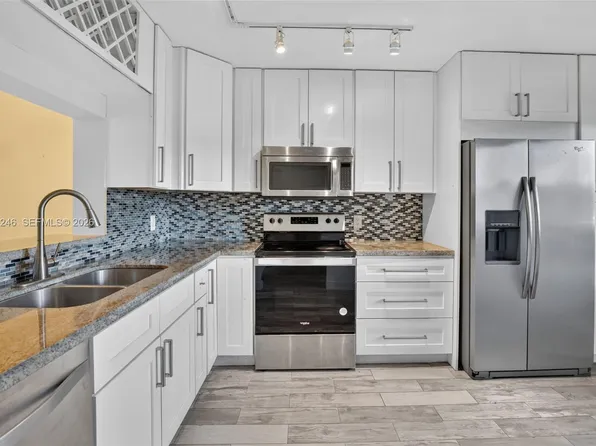 900 SW 125th Way APT 105R, Hollywood, FL 33027