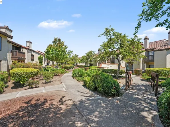 14374 Outrigger Dr, San Leandro, CA 94577
