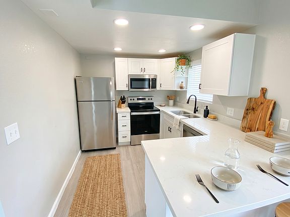5th image of 3008 N 39th St #9A