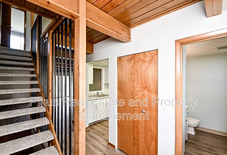 6111 Island Dr NW — Photo 2