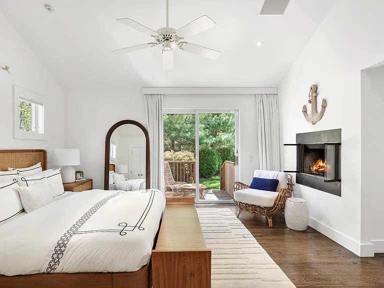 570 Sag Harbor Tpke — Photo 12