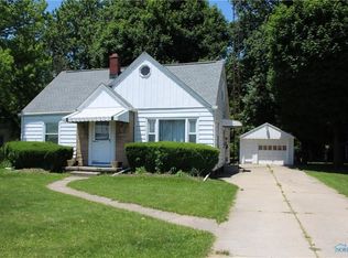 2229 Pickle Rd, Oregon, OH 43616