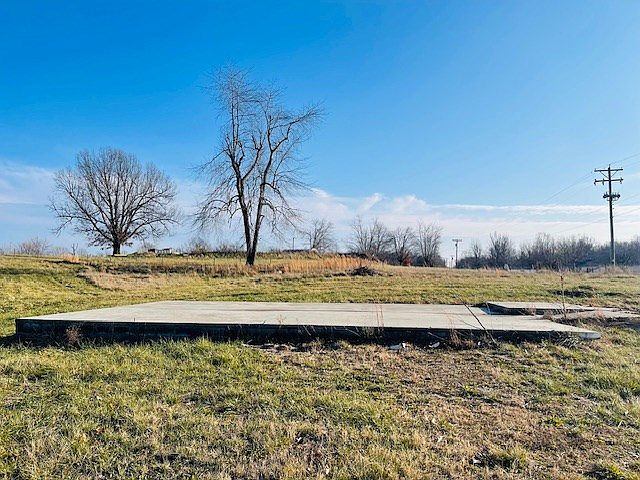 2nd image of 1476 Rabbit Ridge Rd