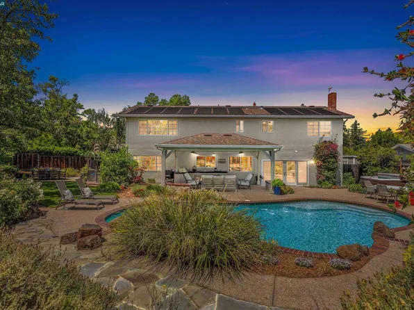 2560 Chinook Dr, Walnut Creek, CA 94598