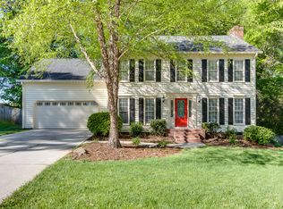 2 Woodway Dr, Greer, SC 29651