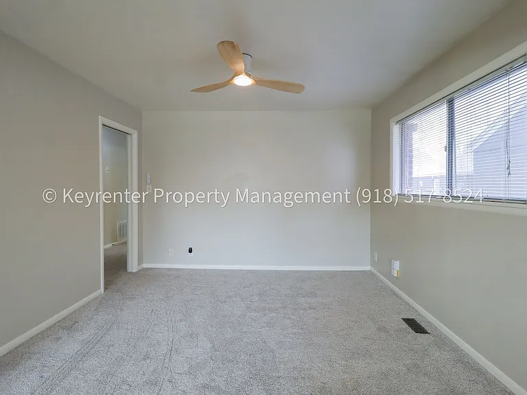 953 E 37th St S — Photo 13