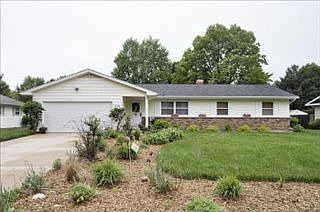 2nd image of 814 Edgehill Pl