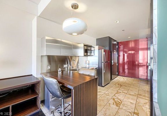 4th image of 4381 W Flamingo Rd #1816