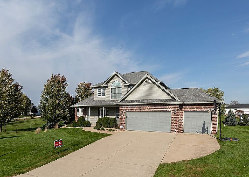1st image of 37 Camaieux Dr
