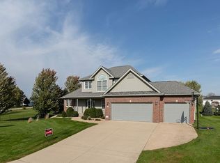 37 Camaieux Dr, Geneseo, IL 61254