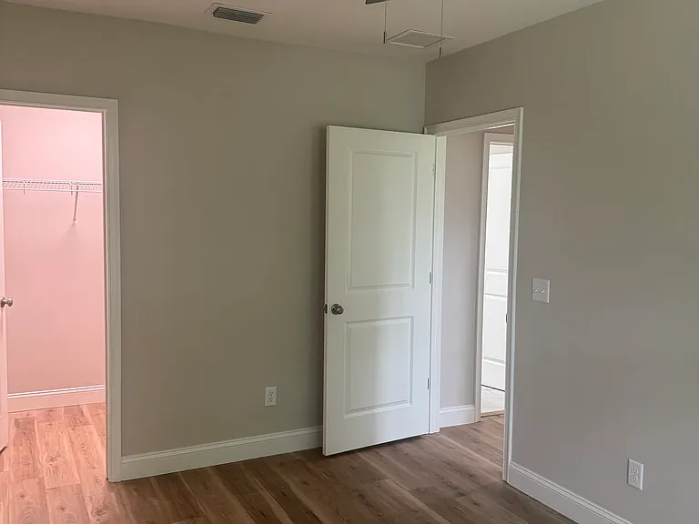 8205 Kensington Sq — Photo 11