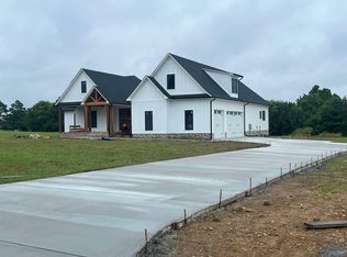 173 Lindsey St, Albertville, AL 35950