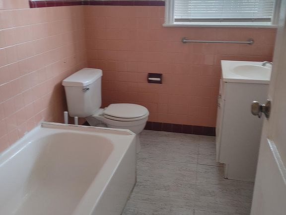 5th image of 6234 Jefferson St #6234B