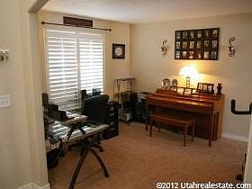 4th image of 9202 S Mountain Iris Way