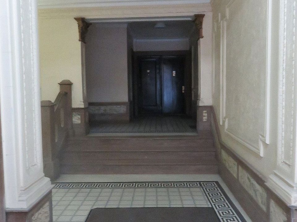 1st image of 291 Lincoln Pl APT 1A