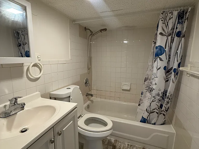 142 Kearney St #B — Photo 11