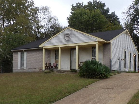 2nd image of 4414 Howardcrest Dr