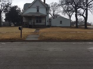 504 S 4th St, Lincoln, KS 67455