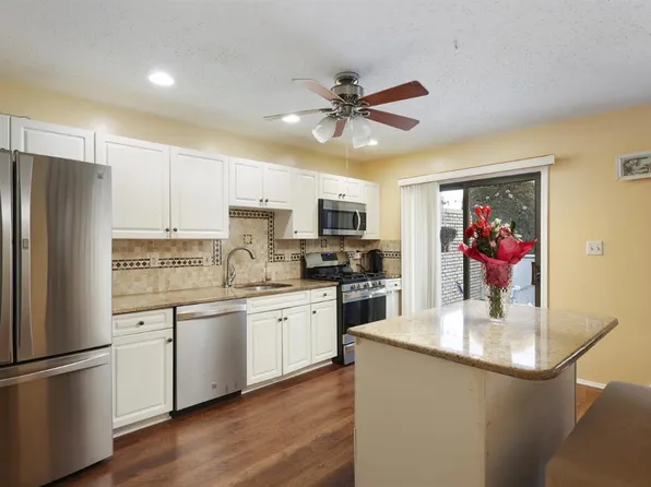 42 Magnolia Ct, Monmouth Junction, NJ 08852