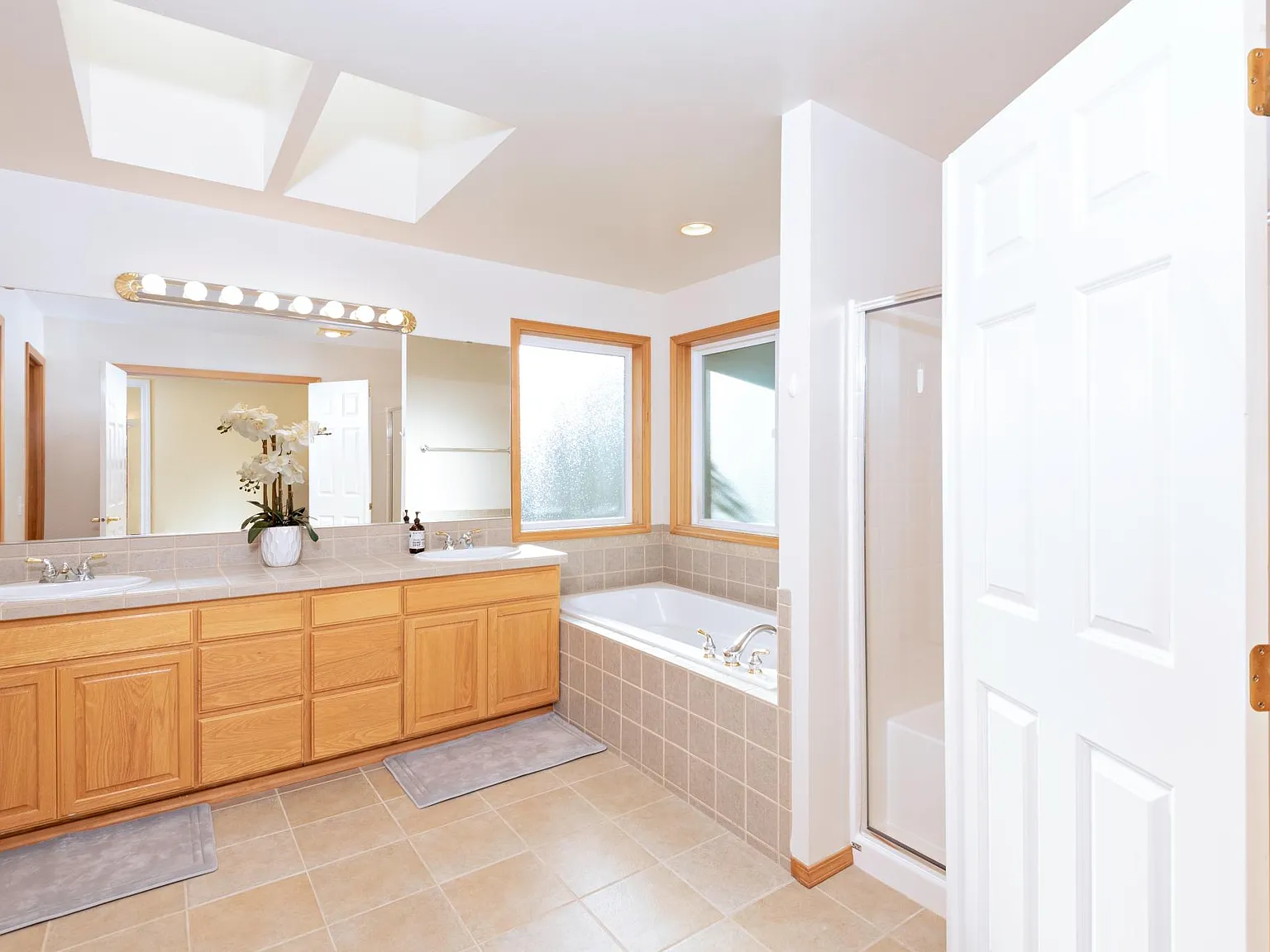 1 bed, 2220 sqft, $1,000 — Photo 4