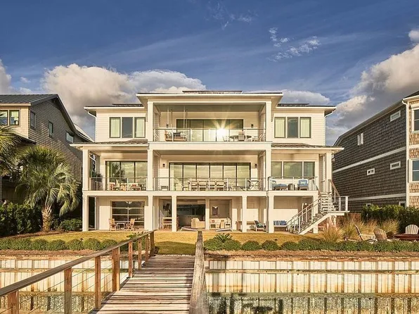 604 Channel Dr N, Wrightsville Beach, NC 28480