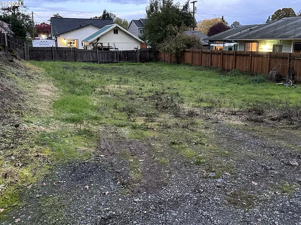 N 14th St, Saint Helens, OR 97051