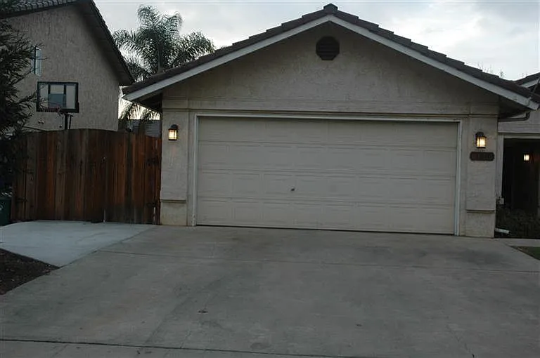 3 bed, 1454 sqft, $2,400 — Photo 4