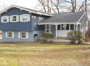 1300 Wynwood Dr, Cinnaminson, NJ 08077