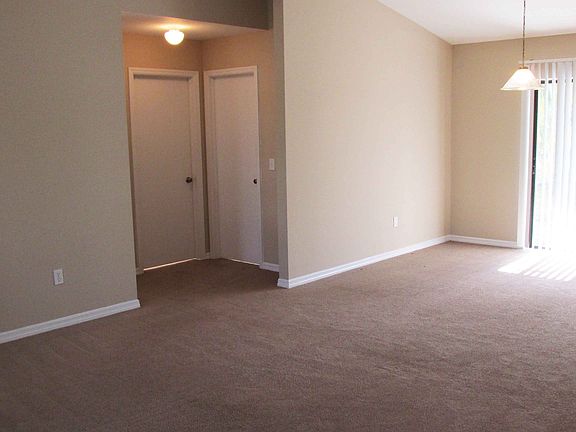 5th image of 4536 SW 14th Ave