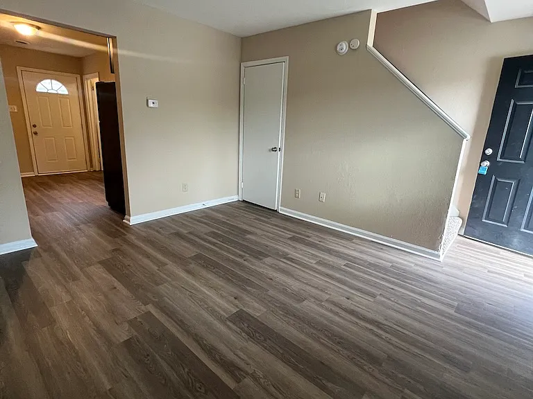 433 Homestead St #B — Photo 3
