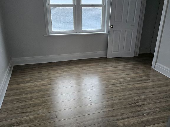4th image of 83 Liberty St N