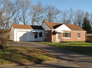 16 Woodford Dr, Bloomfield, CT 06002