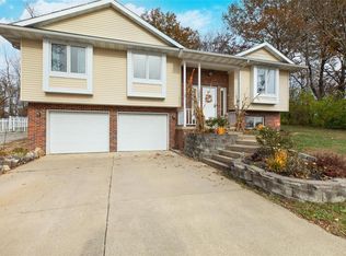 1381 Biscay Dr, Edwardsville, IL