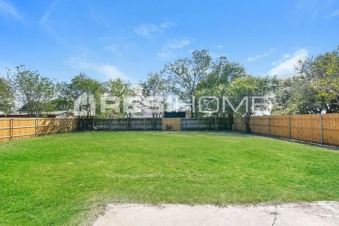 220 E Milas Dr — Photo 14