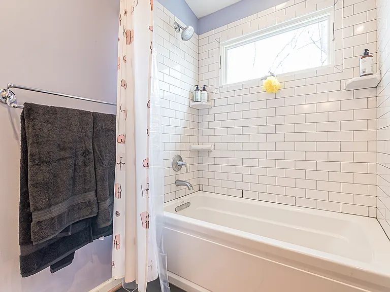 140 Pearl St SE — Photo 31